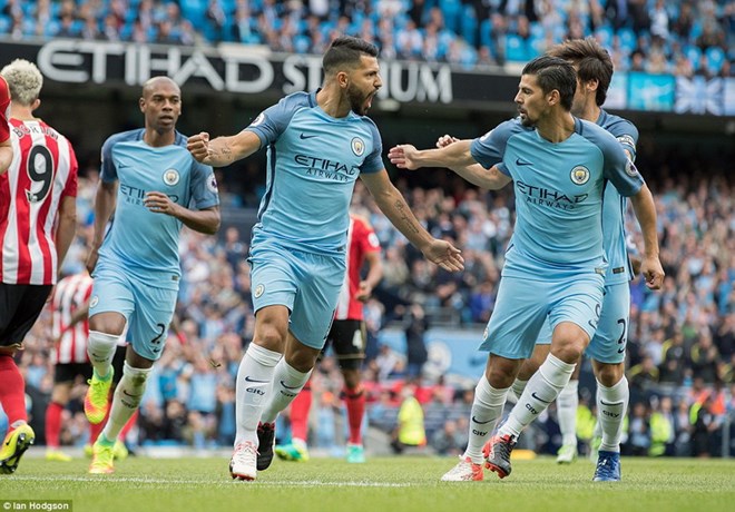 Aguero giúp Man City có chiến thắng đầu tay. (Nguồn: Daily Mail)