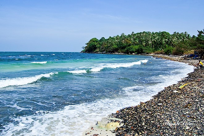 Cu Tron Islet is the most beautiful beach.