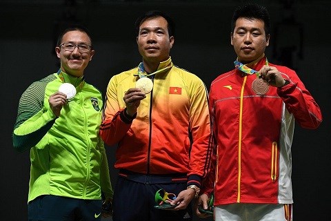 Marksman Hoang Xuan Vinh (centre) (Source: VNA)