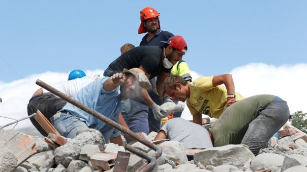 Động đất ở Italy: 267 nạn nhân đã thiệt mạng, 900 dư chấn sau động đất