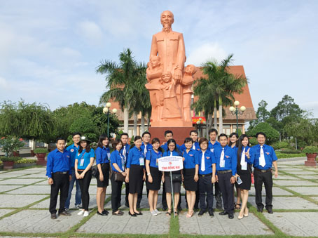 Tuyên dương thanh niên tiên tiến làm theo lời Bác