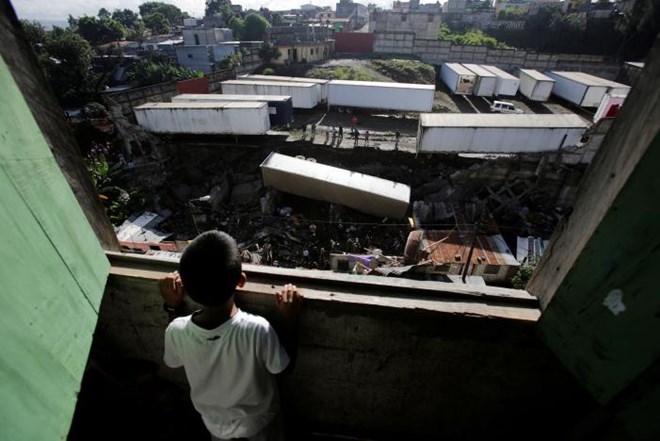 Cảnh lở đất ở Villa Nueva. (Nguồn: Reuters)