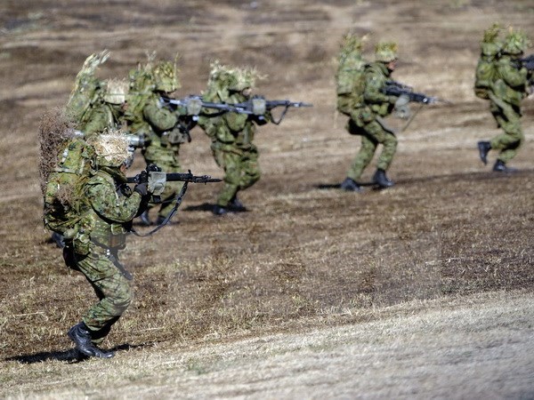 Lực lượng phòng vệ mặt đất Nhật Bản tham gia cuộc diễn tập quân sự. (Nguồn: AFP/TTXVN)