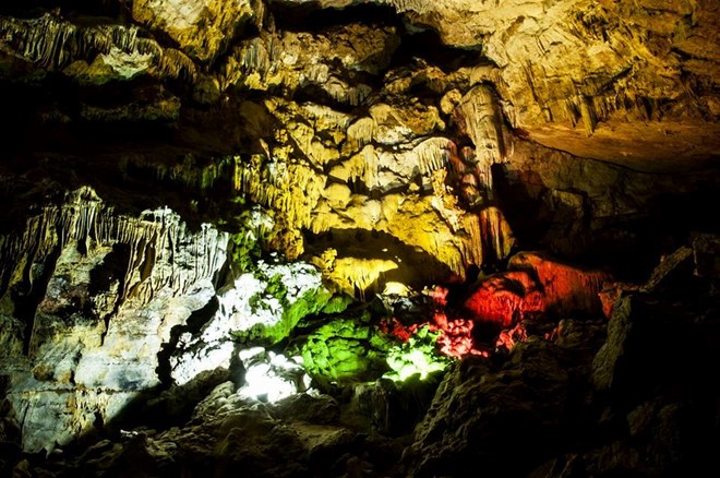 Alluring and fanciful beauty of Galaxy cave in Ninh Binh
