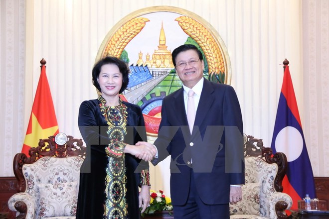 Chủ tịch Quốc hội Nguyễn Thị Kim Ngân hội kiến Thủ tướng Lào