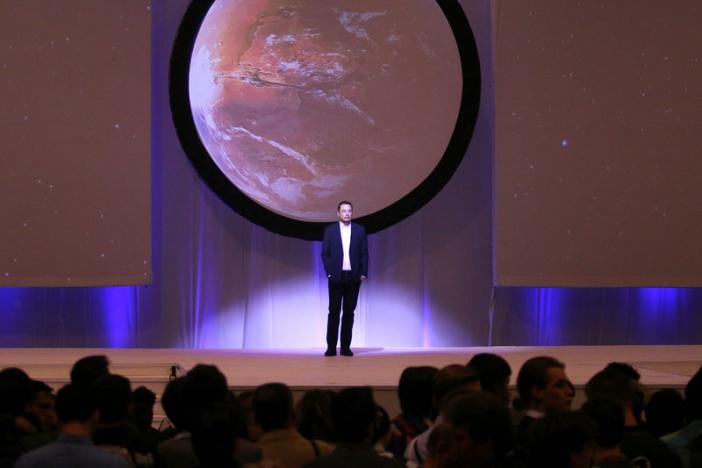 Billionaire Elon Musk outlines plans for humans to colonize Mars