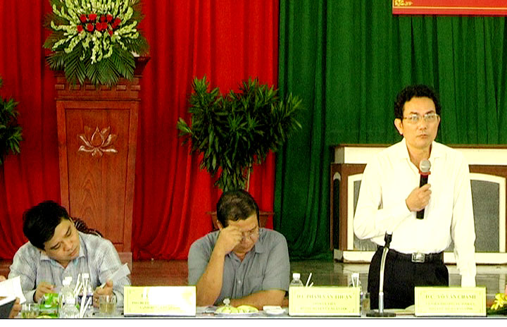 Phó chủ tịch UBND tỉnh Võ Văn Chánh, phát biểu tại buổi làm việc.