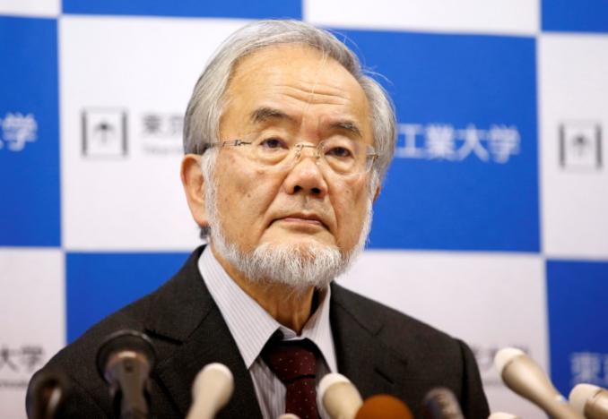  Yoshinori Ohsumi, a professor of Tokyo Institute of Technology, attends a news conference after he won the Nobel medicine prize at Tokyo Institute of Technology in Tokyo, Japan, October 3, 2016.