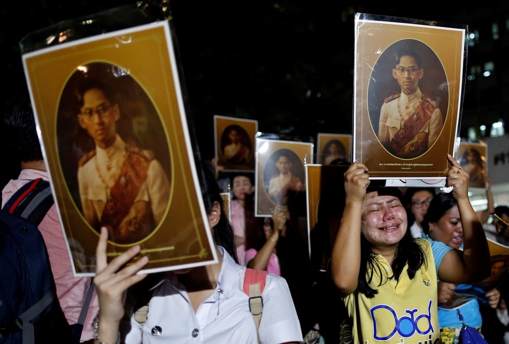 Người dân Thái Lan thương tiếc Nhà vua Bhumibol
