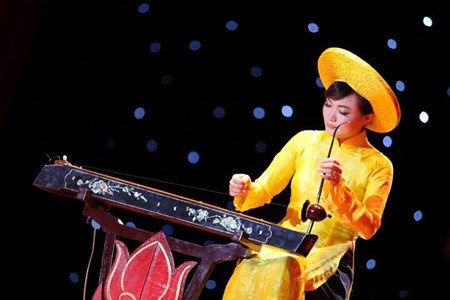 Dan bau is a unique instrument which represents Vietnamese people’s language and soul.