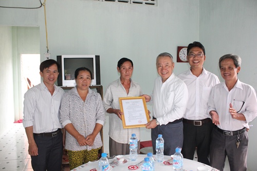 Vedan gifts houses to 25 poor families
