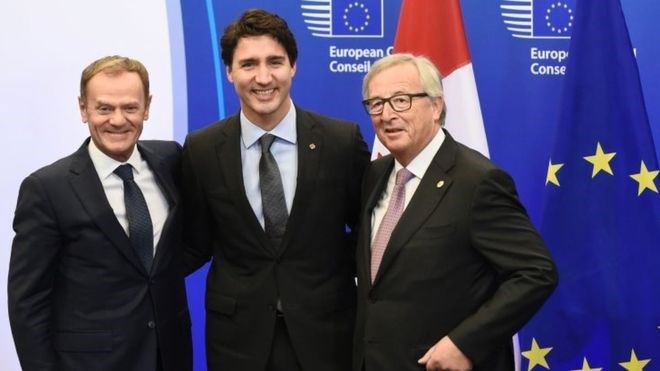 Thủ tướng Canada Justin Trudeau và các nhà lãnh đạo EU tại lễ ký. (Nguồn: Getty Images)