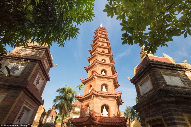 Tran Quoc Pagoda in Hanoi