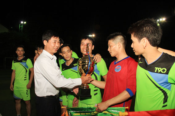 Kết thúc Giải bóng đá cúp thegioiconhantao.com.vn