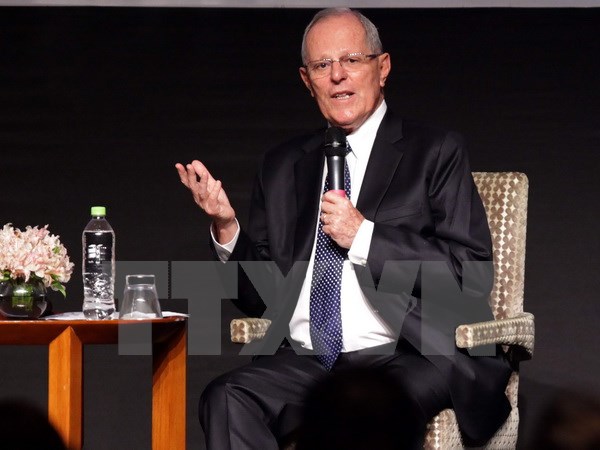 Tổng thống Peru Pedro Pablo Kuczynski phát biểu tại Hội nghị lần thứ 9 các doanh nghiệp vừa và nhỏ trong khuôn khổ Hội nghị cấp cao APEC ở Lima ngày 17/11. (Nguồn: EPA/ TTXVN)