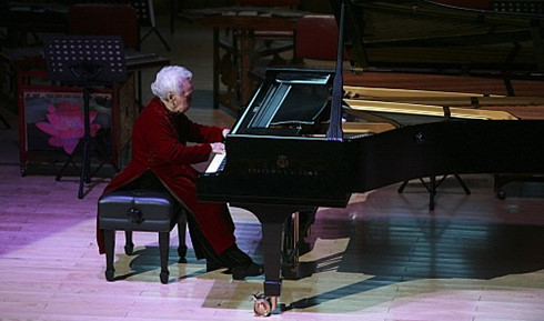 Pianist Thai Thi Lien recites two classical pieces by Frédéric Chopin during a concert at the Hanoi Conservatory of Music, November 26, 2016.