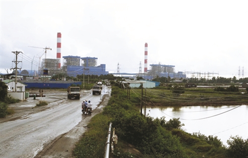 Dinh An economic zone’s Duyen Hai power center in Tra Vinh province __Photo: Vu Sinh/VNA