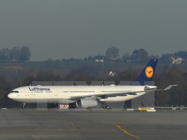 Máy bay của hãng hàng không Lufthansa tại sân bay Franz-Josef-Strauss ở Munich, Đức ngày 29/11 vừa qua. (Ảnh: AFP/TTXVN)