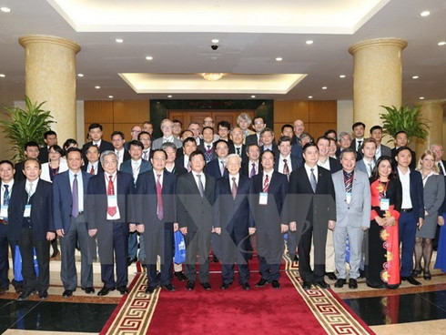 Party chief appreciates scientists' development recommendations