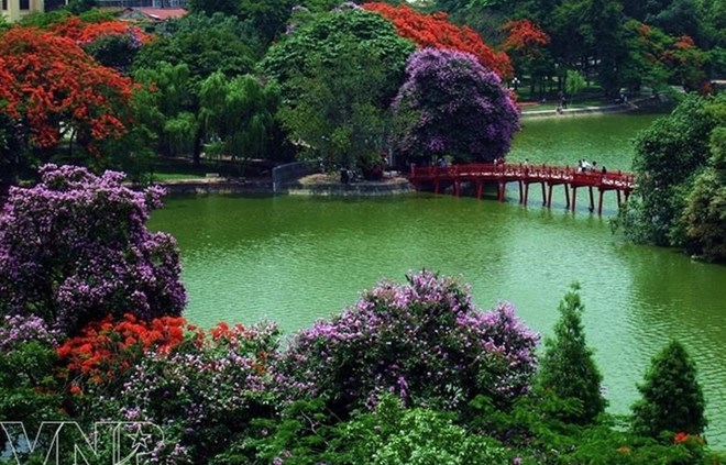 Hoan Kiem Lake in Hanoi 