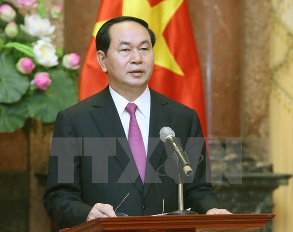 President Tran Dai Quang (R) and​ Ambassador of the Czech Republic to Vietnam Martin Klepetko