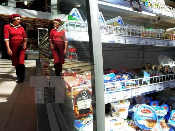 Hàng hóa bày bán tại một siêu thị ở Saint Petersburg (Nga). (Nguồn: AFP/TTXVN)