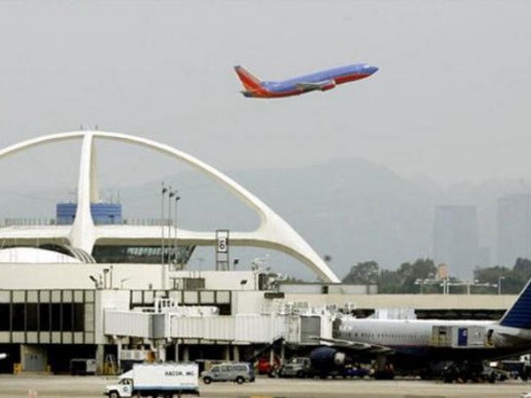 Chuyến bay đầu tiên nối liền thành phố Los Angeles với La Habana