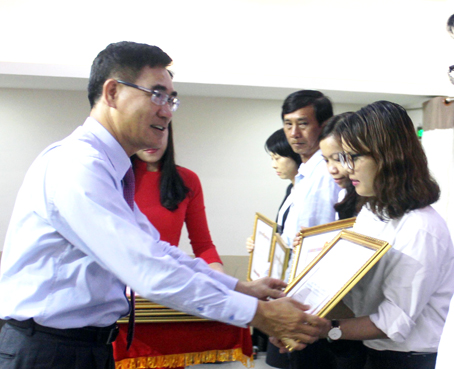 Chú trọng làm cầu nối cho doanh nghiệp nhỏ và vừa