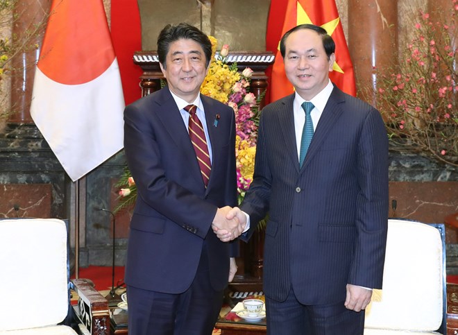 Abe thanked for devotion to Vietnam-Japan partnership