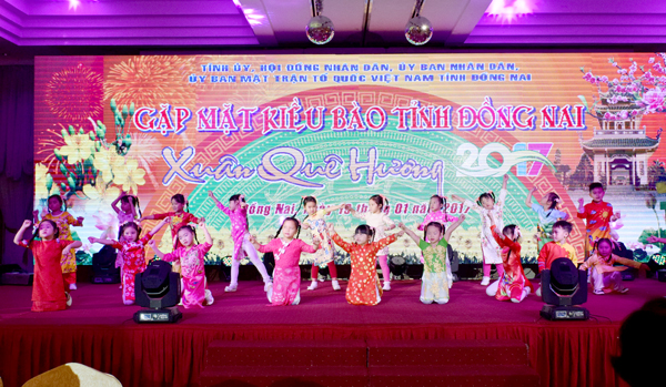 Dong Nai holds Tet get-together for OVs
