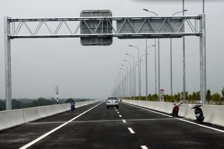 Motorbikes allowed on slip road at southern expressway