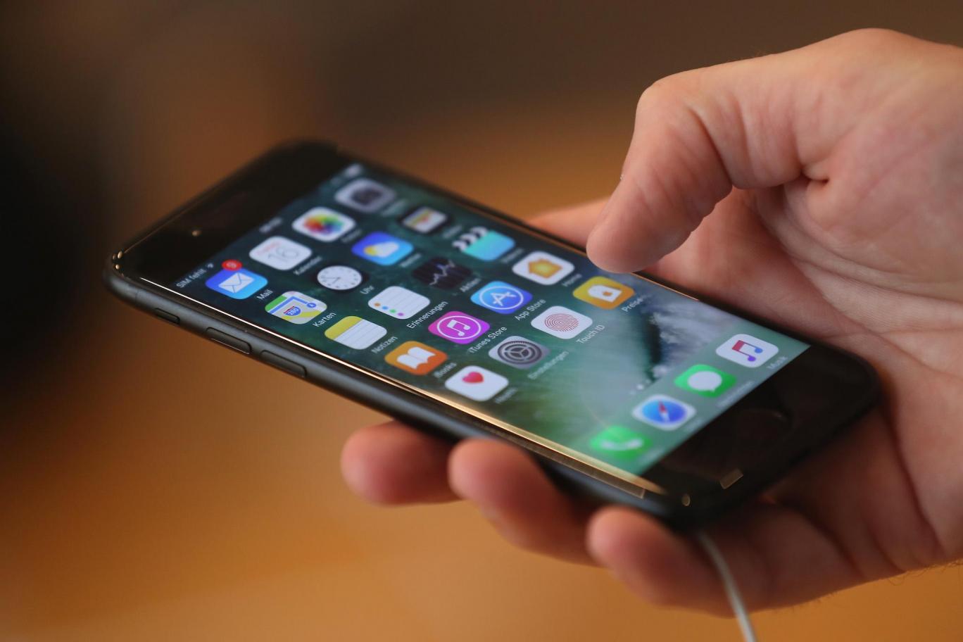 iPhone 8 will have facial recognition and other features that mean it sells more than any phone before it, analyst claims