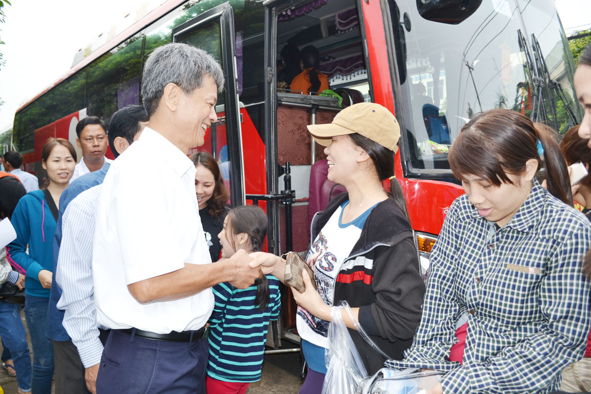 Over VND142 bln spent for poor laborers during Tet