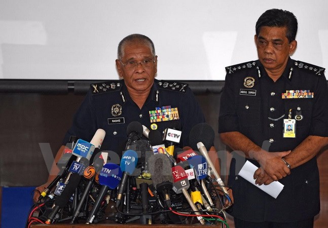 Phó Tổng thanh tra cảnh sát Malaysia ông Noor Rashid Ibrahim phát biểu tại buổi họp báo. (Ảnh: Lê Lương Hòa/Vietnam+) 