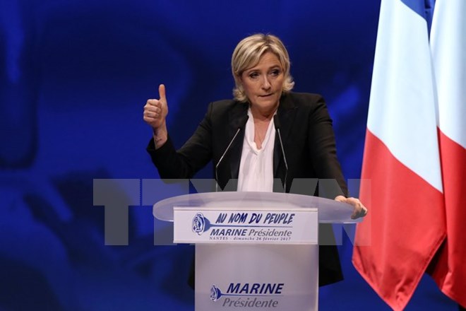 Bà Marine Le Pen trong chiến dịch vận động tranh cử Tổng thống ở Nantes ngày 26/2. (Nguồn: EPA/TTXVN)