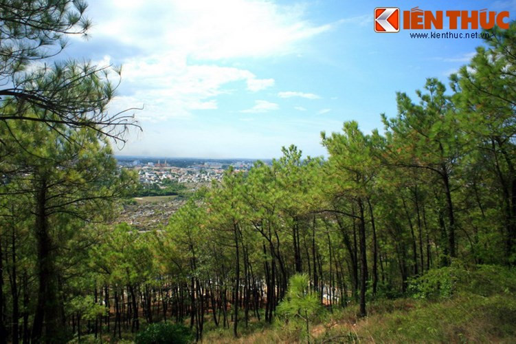 Best place for a free breath-taking view of Hue