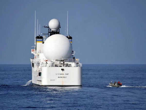 Mỹ chỉ trích Hải quân Iran "thiếu chuyên nghiệp" ở Eo biển Hormuz