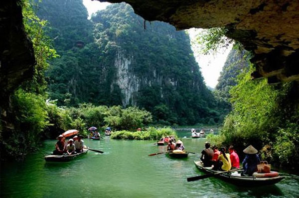 Heaven and earth at Trang An Complex