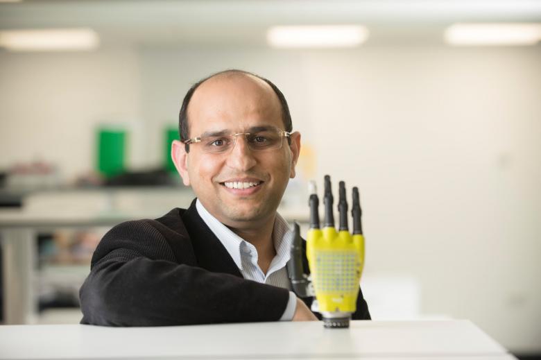 Scientists use graphene to power 'electronic skin' that can feel