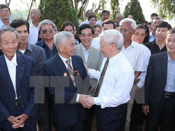 Tổng Bí thư dâng hương tại Khu Lưu niệm Tổng Bí thư Lê Duẩn