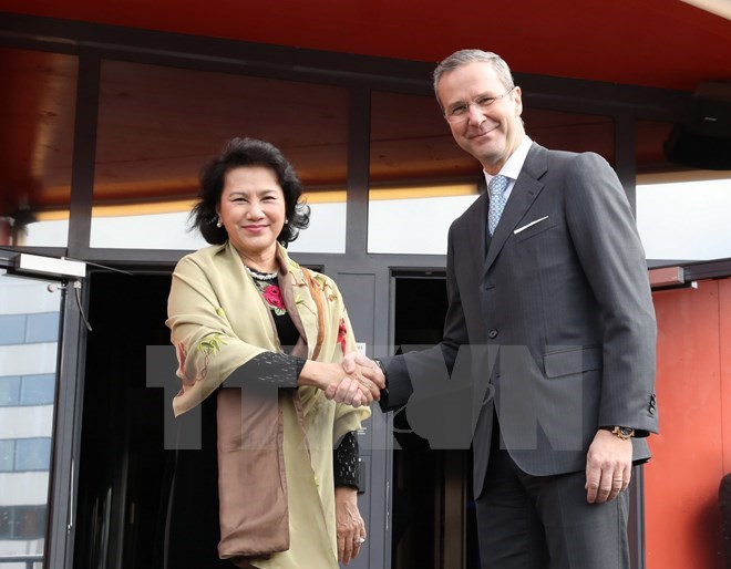 National Assembly (NA) Chairwoman Nguyen Thi Kim Ngan affirmed Vietnam’s commitment to creating a favourable legal environment for Swedish investors while meeting leaders of the Ericson and Sweco Groups on April 7 in Stockholm.