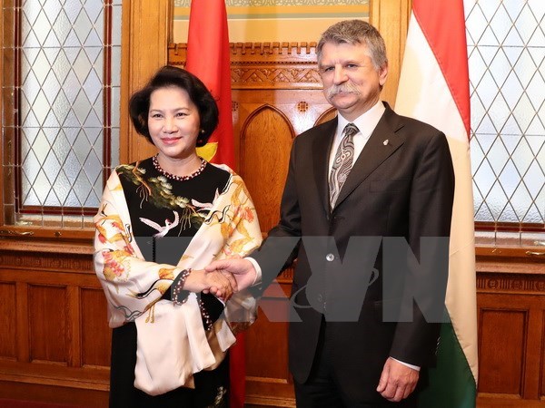 NA Chairwoman Nguyen Thi Kim Ngan and Speaker of the National Assembly of Hungary Kover Laszlo