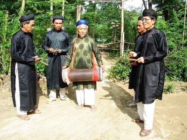 "Sac bua" singing recognised as national intangible cultural heritage