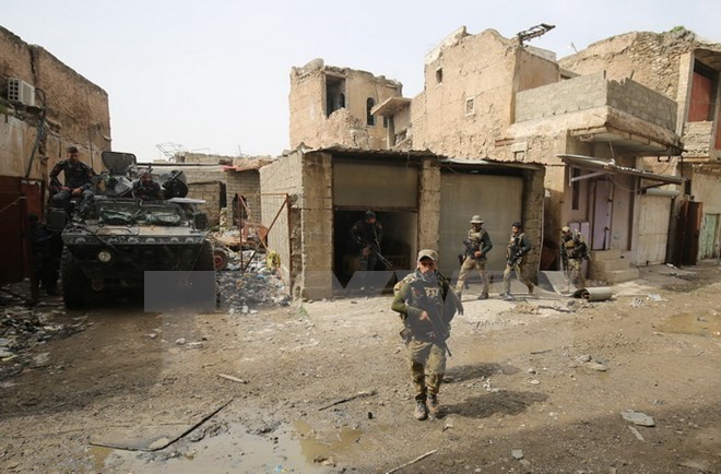 Tử chiến ở Mosul, phiến quân IS nã pháo hóa học vào đối phương