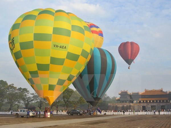 Int'l air balloons festival kicks off in Hue