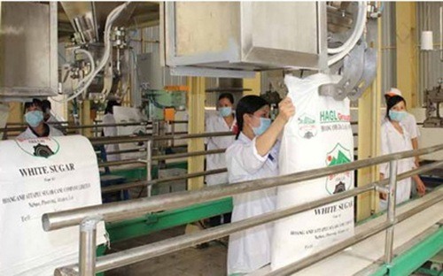 Thành Thành Công Tây Ninh Sugar JSC (TTCS) will make a share swap to fully acquire Biên Hòa Sugar JSC in order to create the biggest sugar producer in Việt Nam. — Photo vneconomy.vn  Read more at http://vietnamnews.vn/economy/377158/ttc-sugar-to-take-over-bhs-in-a-300m-share-swap-merger.html#hIGiuSmLyjVfXXxg.99