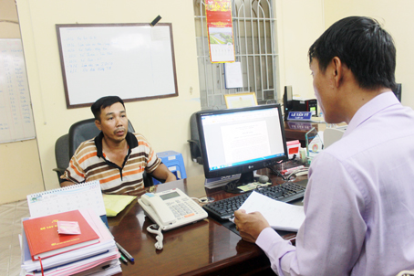 Luật sư Vũ Ngọc Hà, Giám đốc Trung tâm tư vấn pháp luật công đoàn, tư vấn pháp luật cho người lao động.