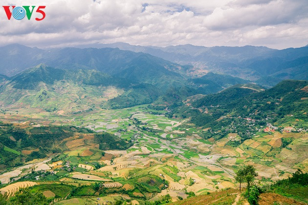   Wet Cao Pha valley viewed from Khau Pha pass.