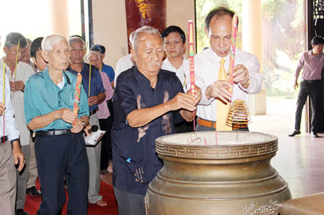 Họp mặt cán bộ công vận, Công đoàn qua các thời kỳ