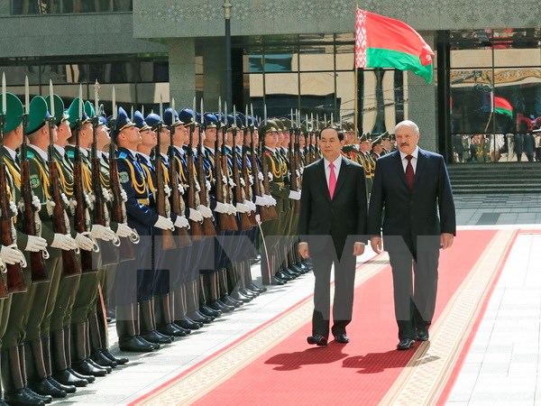 Tổng thống Belarus đón, hội đàm với Chủ tịch nước Trần Đại Quang